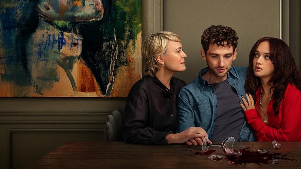 ლორას იდილიური ცხოვრება მას შემდეგ ინგრევა, რაც მისი შვილის ახალი შეყვარებული საეჭვოდ ეჩვენება. ლორას მისი დაცვა სურს, მაგრამ მისი ქმედებები კონტროლს აღარ ექვემდებარება. ჩნდება კითხვა: იგი სამართლიანად ფრთხილობს თუ პარანოია აწუხებს?